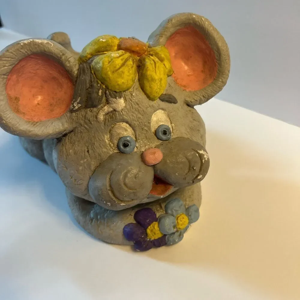 Old  Mouse - Picture 4 of 12